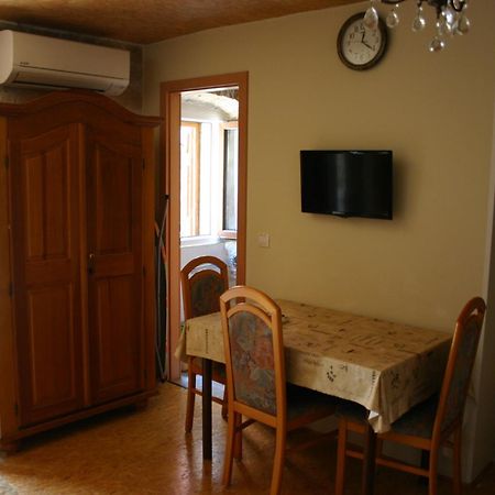Studio Apartment La Maison De Catherine 로비니 외부 사진
