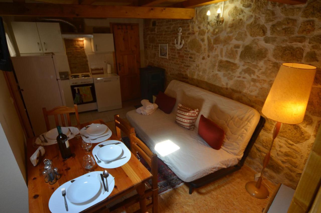 Studio Apartment La Maison De Catherine 로비니 외부 사진