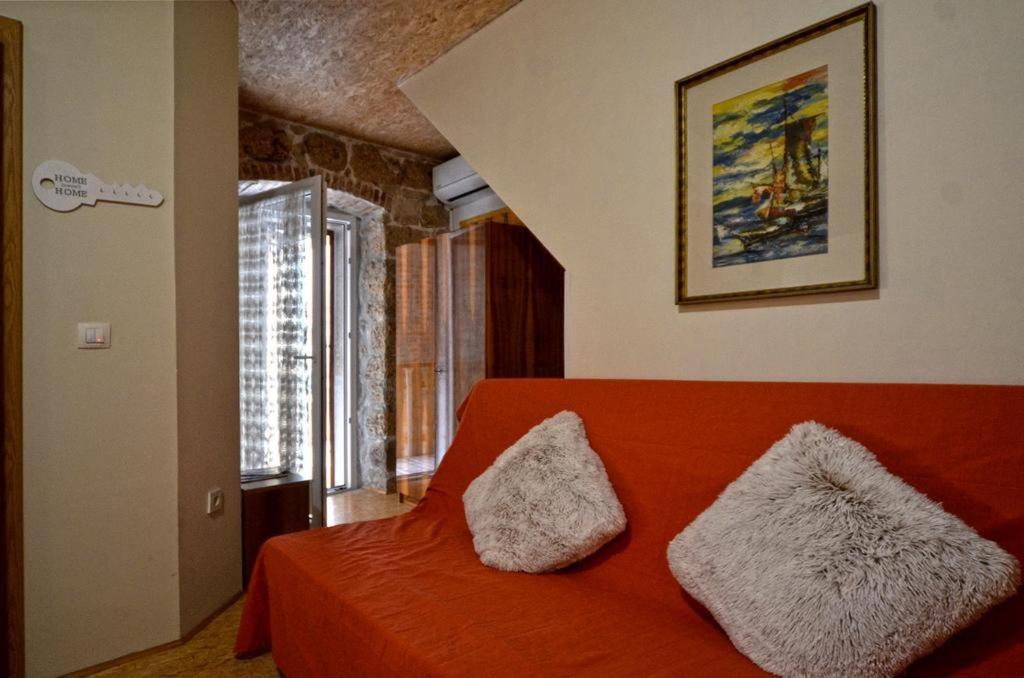 Studio Apartment La Maison De Catherine 로비니 외부 사진