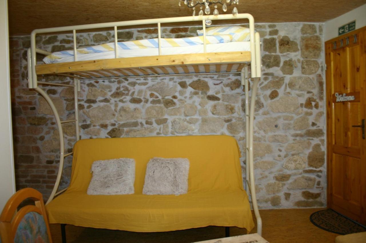 Studio Apartment La Maison De Catherine 로비니 외부 사진