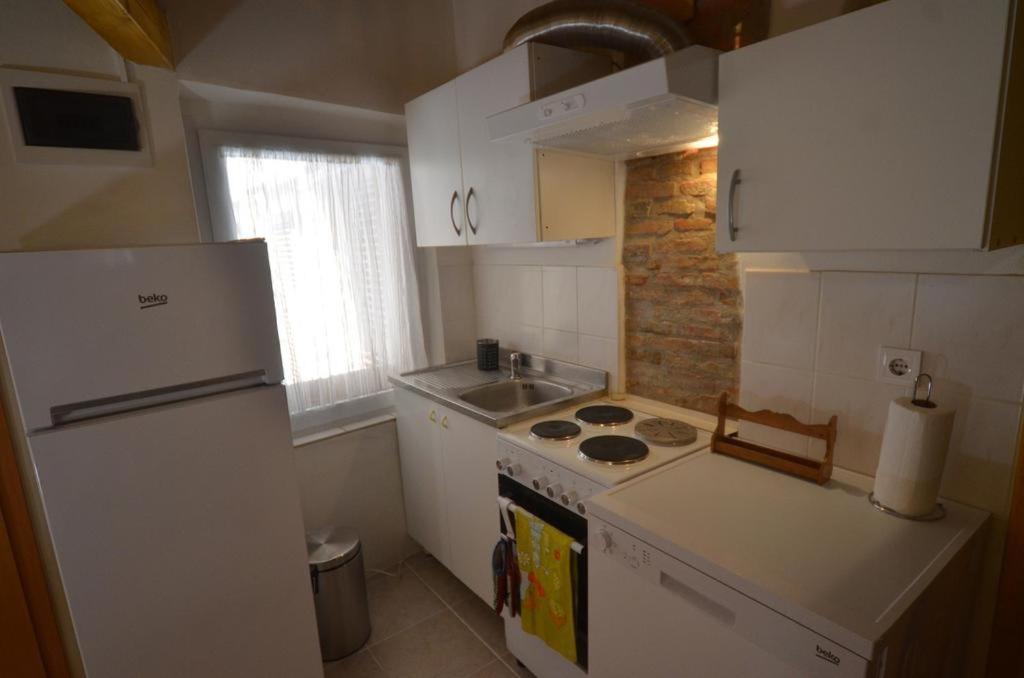 Studio Apartment La Maison De Catherine 로비니 외부 사진
